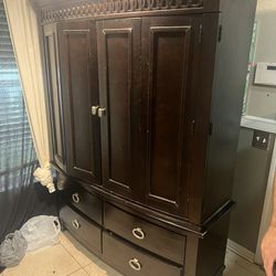 Big armoire