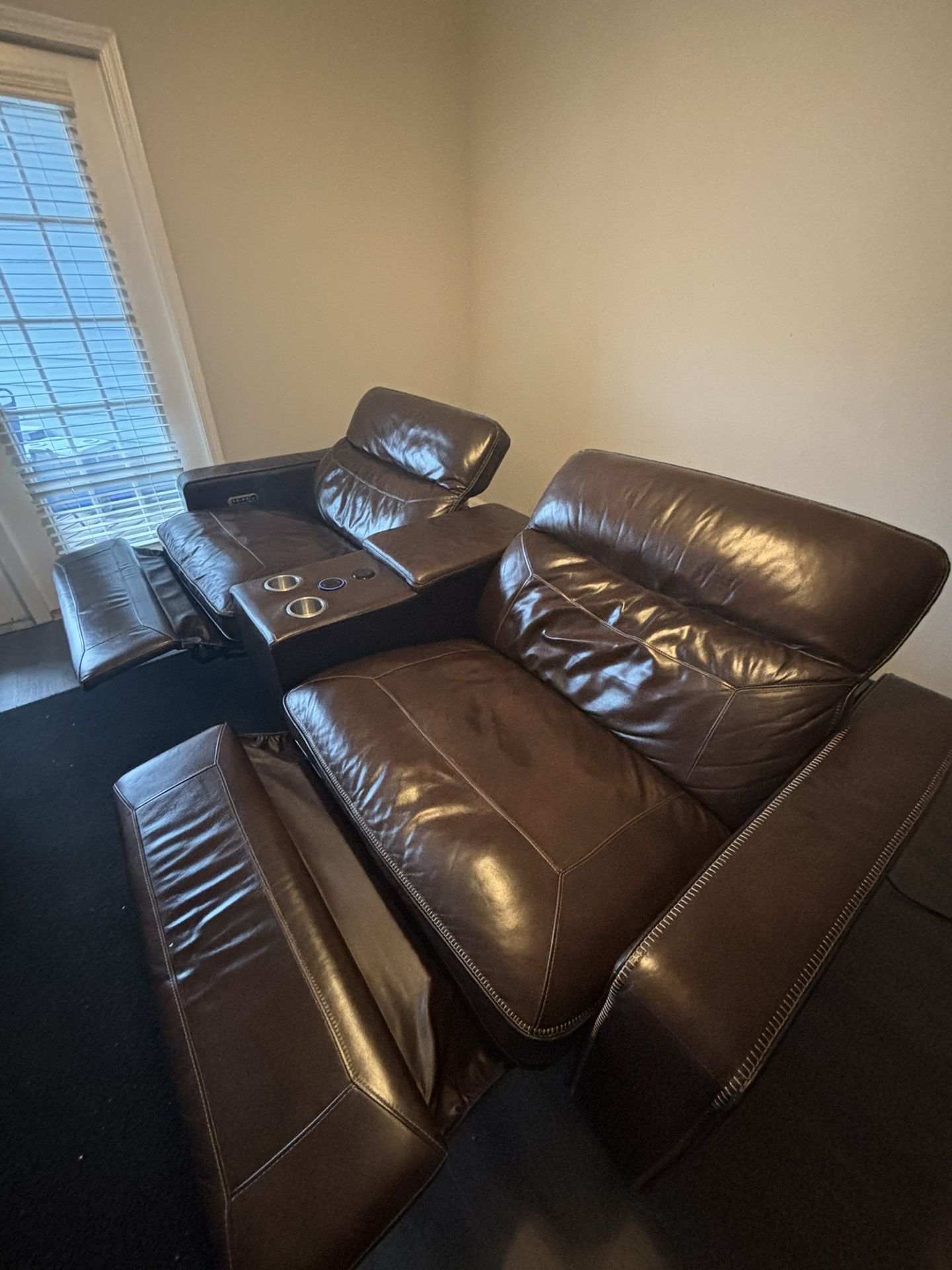 Double Power Recliner with Center Console