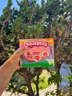 Squeeezy peach squishy