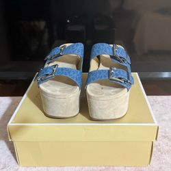 Beautiful platform sandals authentic Michael Kors size 7