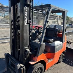 USED FORKLIFT + WARRANTY!!