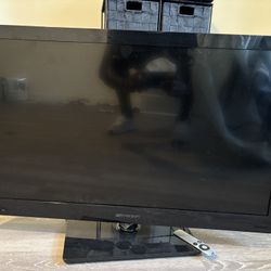 Emerson 32 inch TV (Must Go Today) 