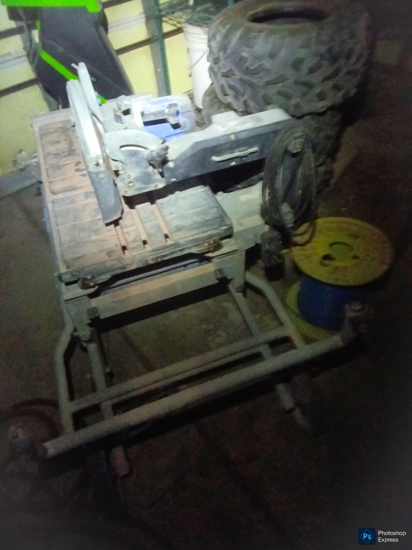 Wet tile table saw