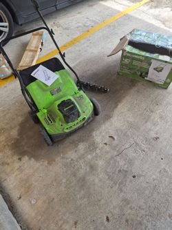 Greenworks Dethatcher