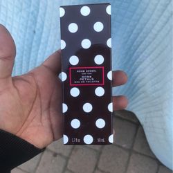 Perfume/Fragrance Henri Bendel Rose Petals