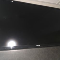 32" SAMSUNG TV 