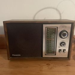 Retro Panasonic Radio