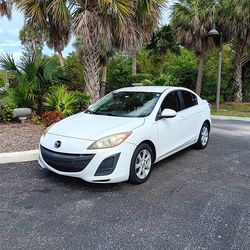2011 MAZDA 3. ORIGINAL PAINT, ONE OWNER, 4-CYLINDER, AUTOMATIC.