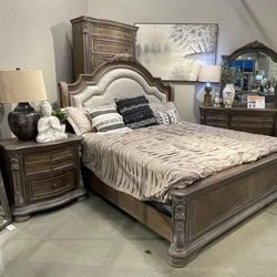 Charmond Brown Sleigh Bedroom Set
