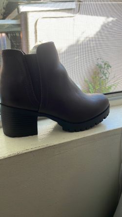 Boots Size 5.5 Women