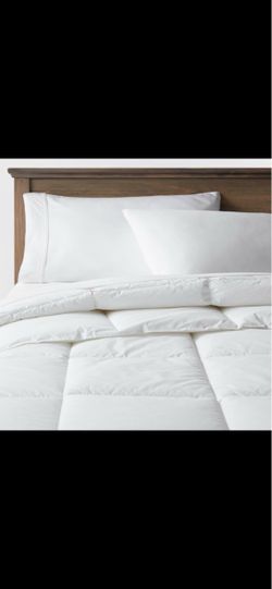 Threshold Performance Down Alternative Comforter