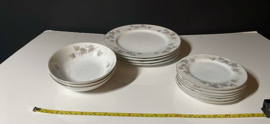 Vintage Bristol (Japan) Enchantment 7202 replacements blue/green grape leaves w/purple as is p/u Deliver 