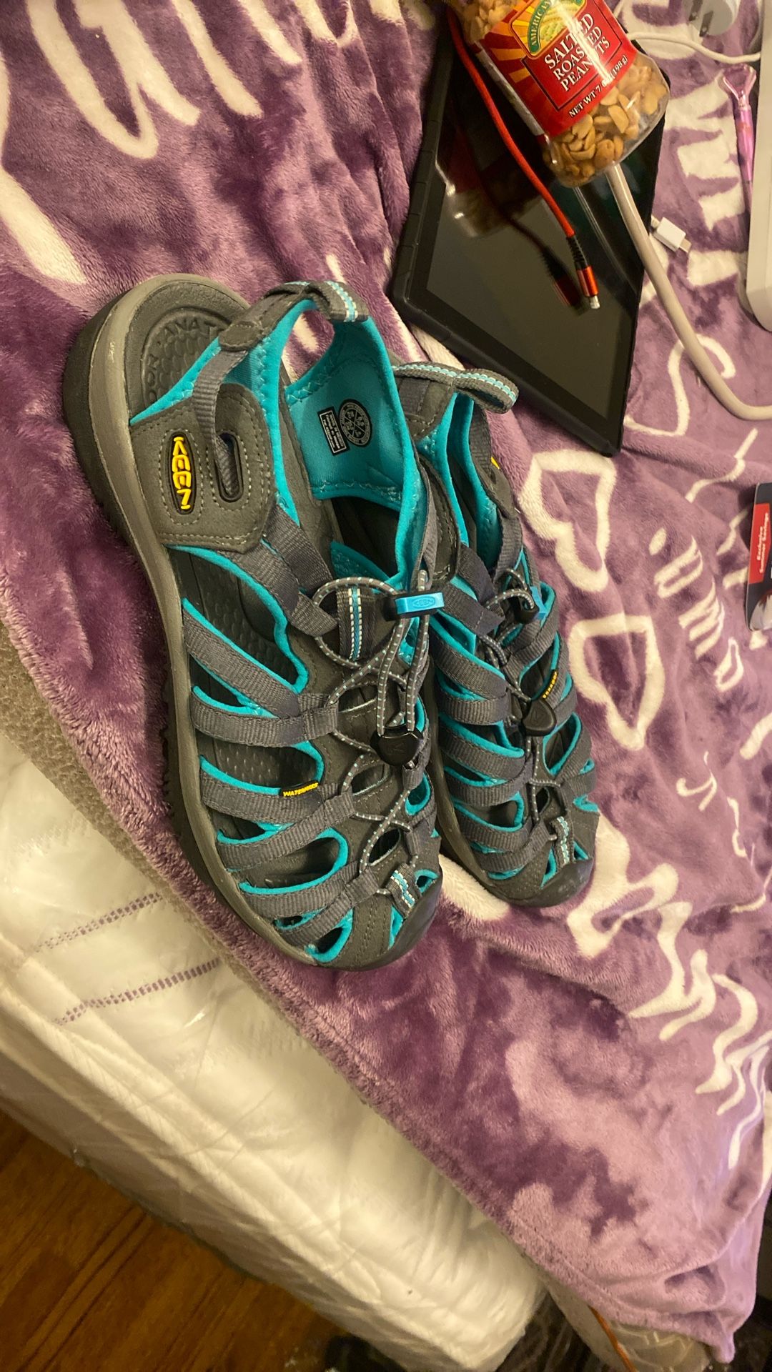 Ladies Keen Sandals Size 8.5 Preowned