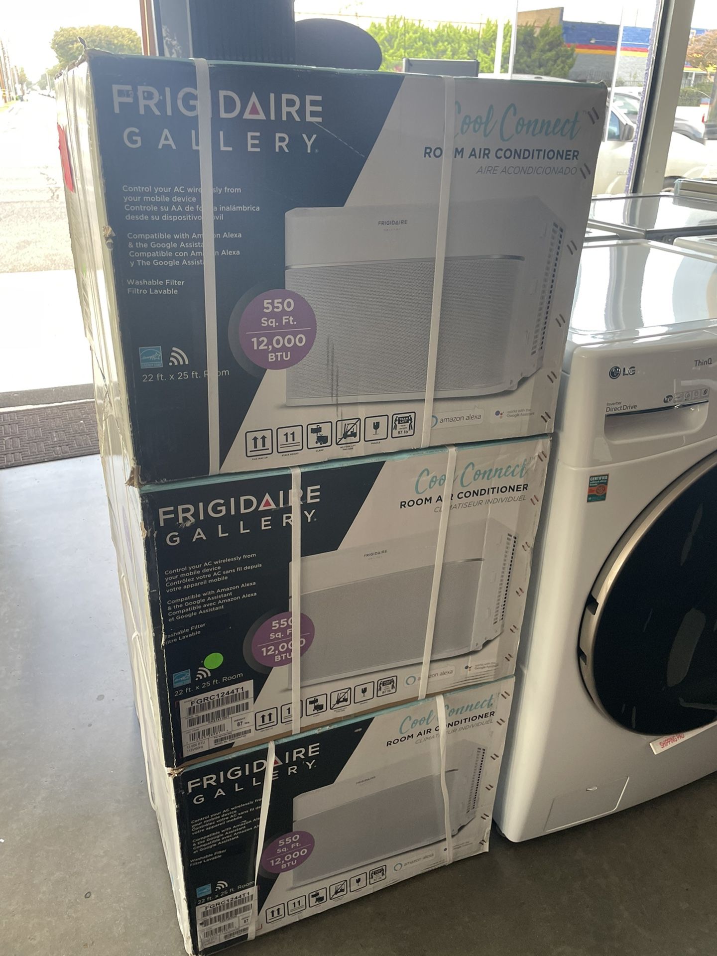 New Frigidaire Gallery Air Conditioner 12,000 BTU 
