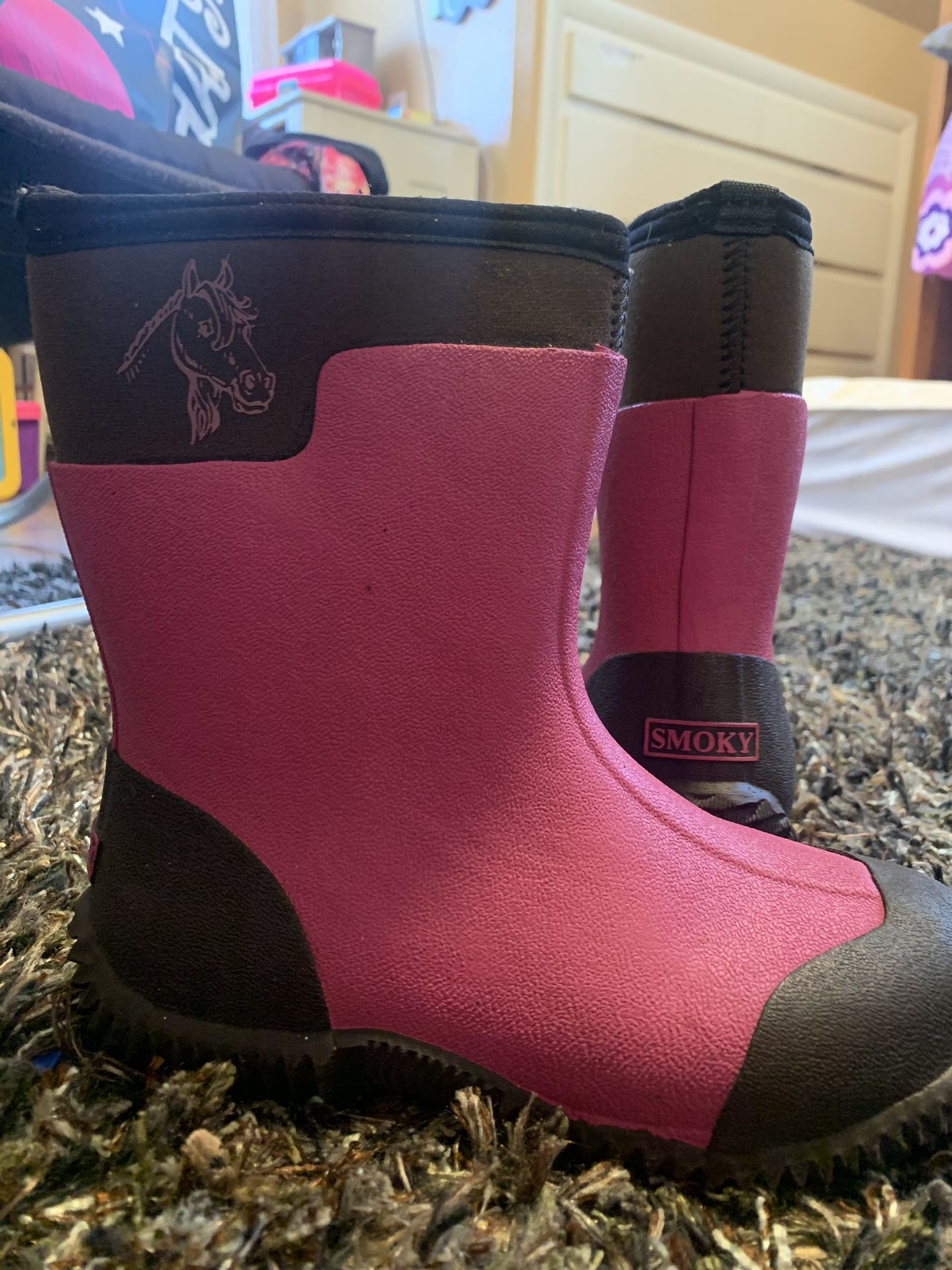 Girls smoky mountain rain boots. Size 2