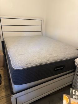 King/Queen size bed