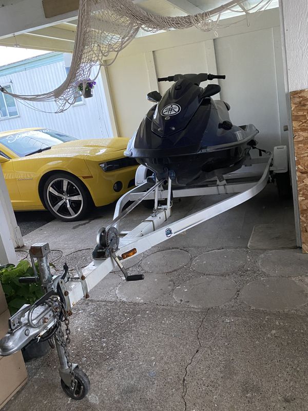 Jet ski 2014 yamaha vx deluxe 1100
