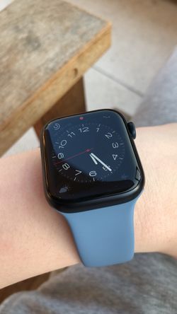 Apple Watch Midnight Aluminum + Two Authentic Bands 45mm Series 8