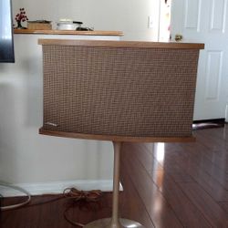 2 Vintage Bose Speakers 901 Series 
