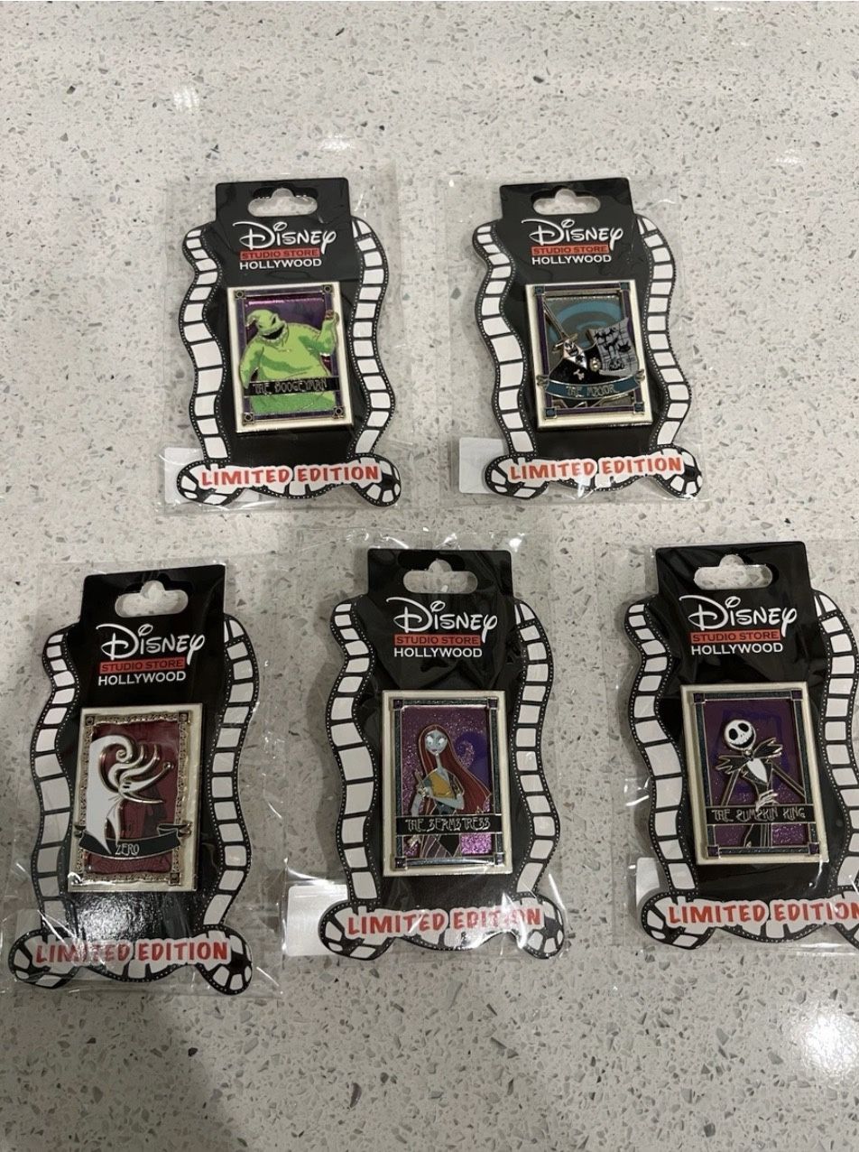 DSSH Nightmare Before Christmas Pin Set. 5 Pins In Total. LE 400.