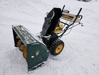Snowblower 33 inch, Power Steering, Runs Great