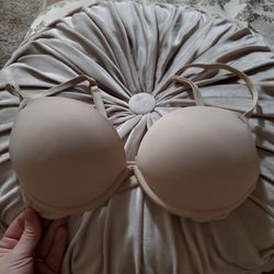 VS PINK Double/Super Push Up 34b Bra (Bombshell Padding) for Sale in Fair  Oaks, CA - OfferUp