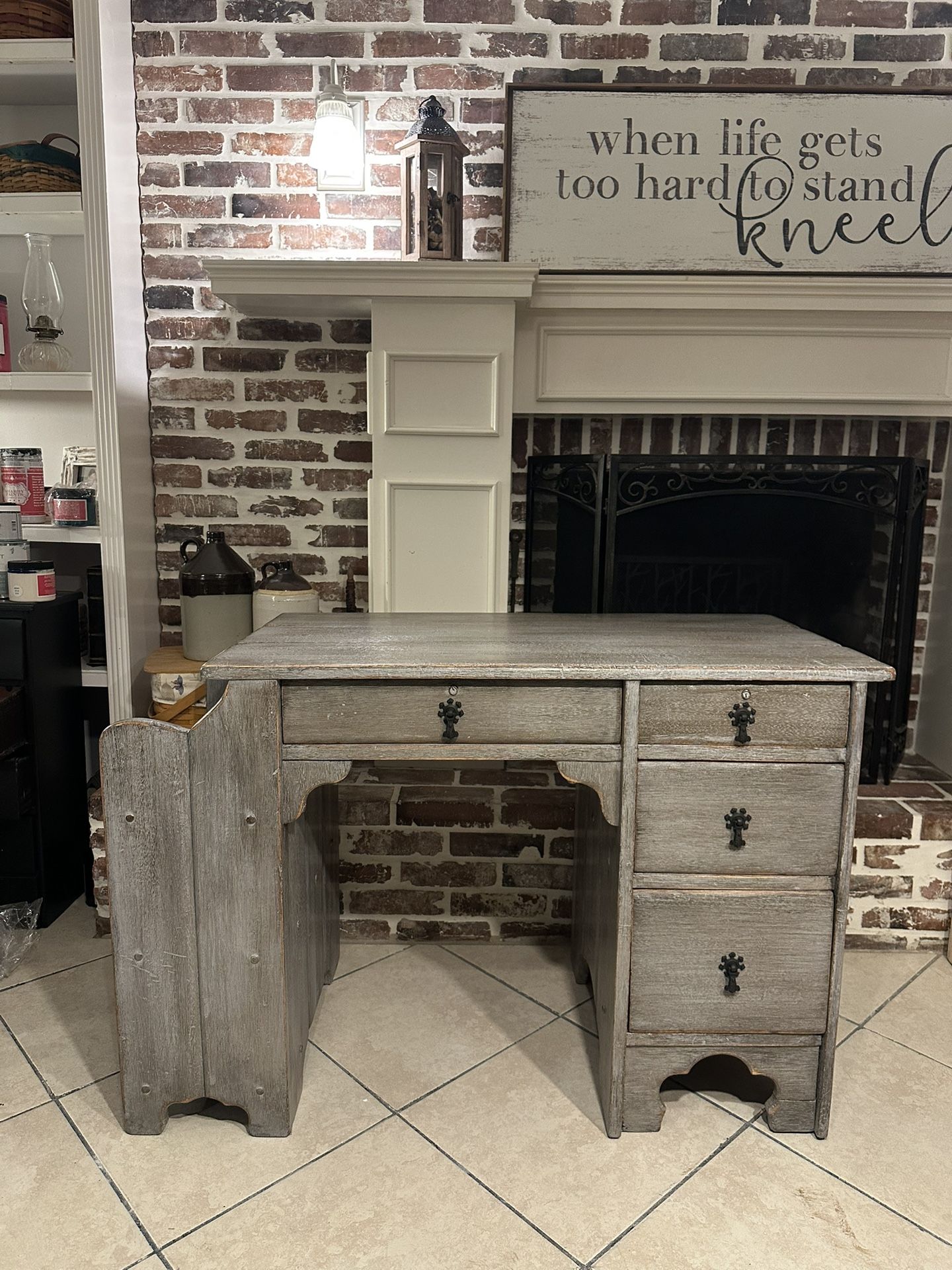 Gorgeous Refinished Vintage Kroehler Del Rey Desk with Bookshelf / Vanity / Writing Table / Kids Desk