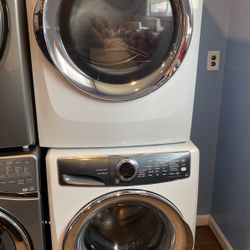 set washer and dryer electrolux use like new 