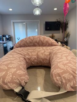 ✨ Momcozy Nursing Pillow – Like New! ✨