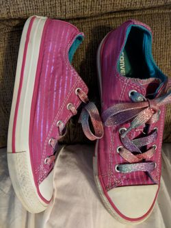 Converse girls size 3