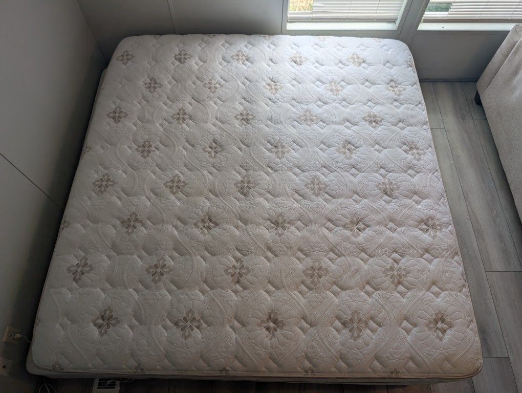 King Size Mattress With Box springs 