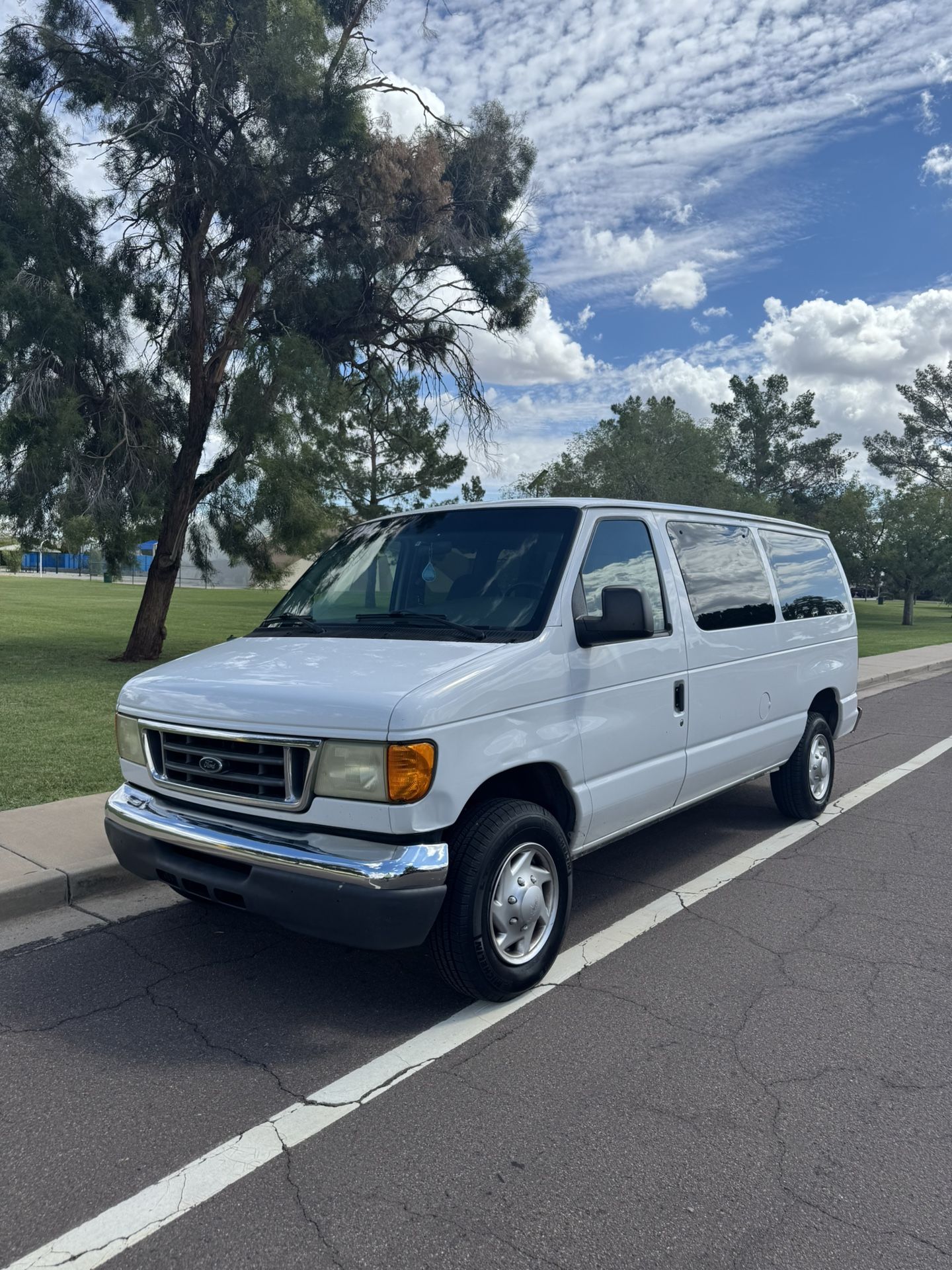 2004 Ford E-350
