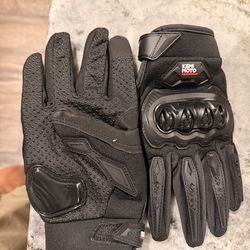 Motorcycle gloves