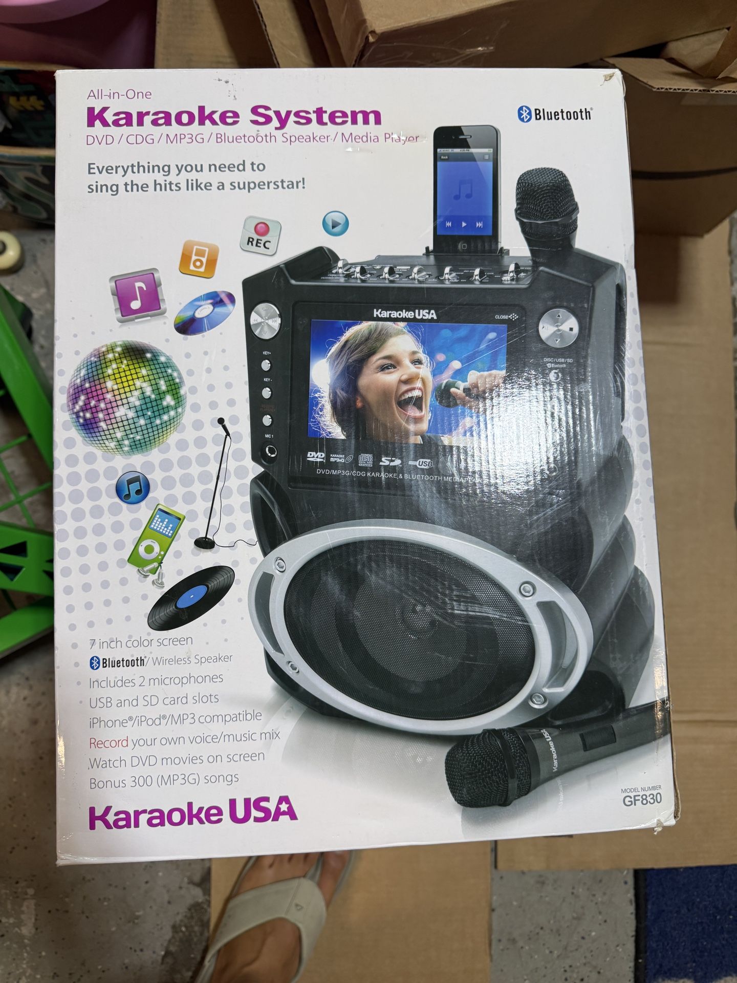 KARAOKE USA LIKE NEW