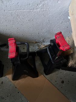 2 ton jack and 4 jack stands!!