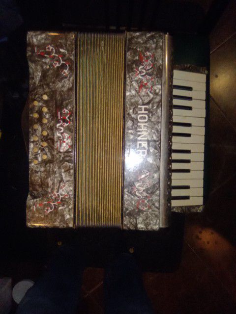 Hohner piano accordion 
