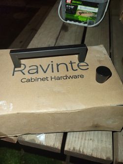 39 Pull Handles And 12 Knobs In Box Brand New
