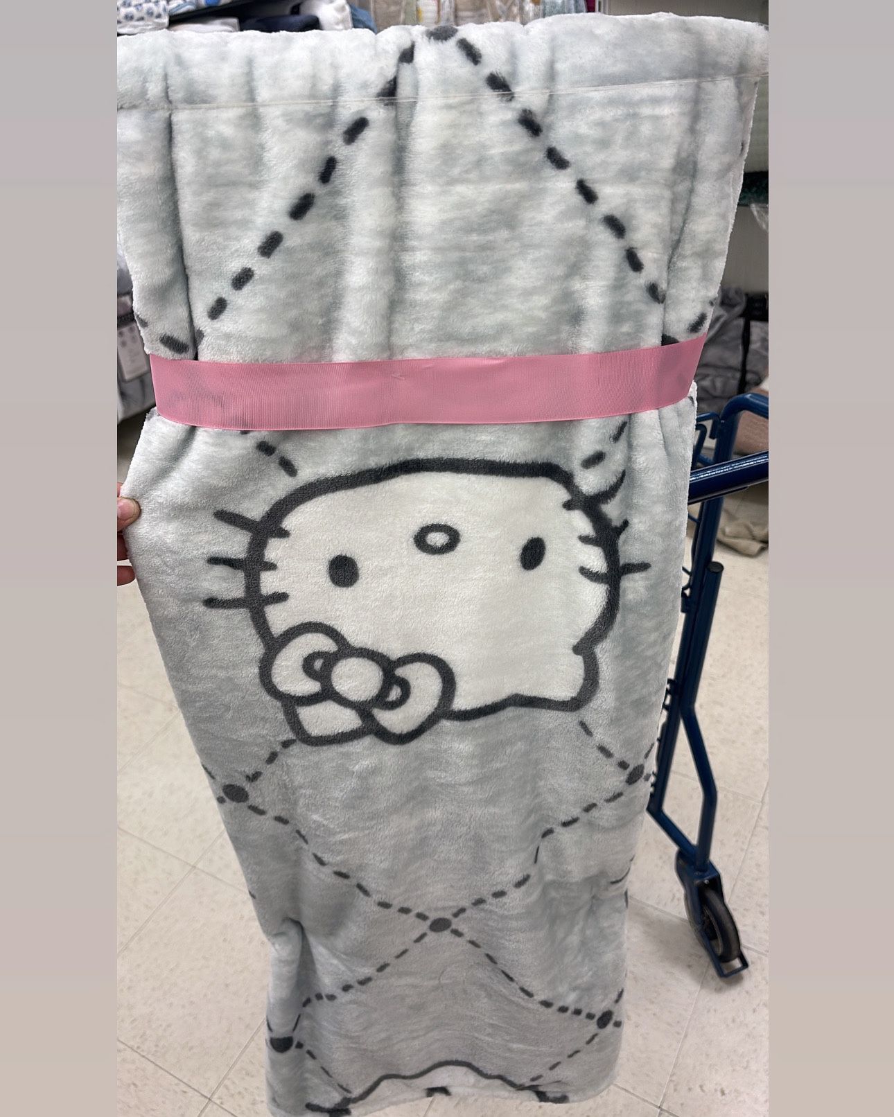 Hello Kitty  Throw Blankets 