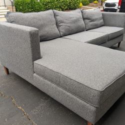 BEAUTIFUL 2PC GRAY CHARCOAL SECTIONAL GREAT CONDITION