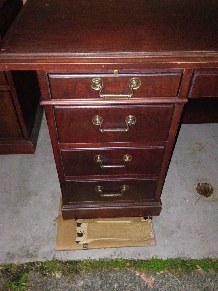Antique Vintage Mahogany Large Office Desk (Glass surface Top included)