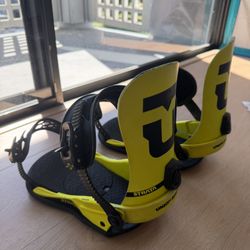 Union Strata Size M Snowboard Bindings 