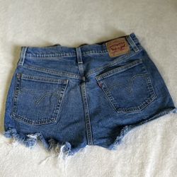 W30 Levi Shorts
