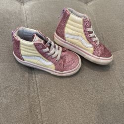 TODDLER SZ 6 VANS USED