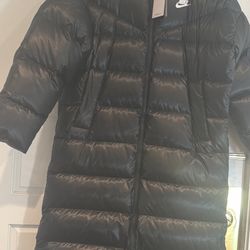 Nike Therm Fit Long Jacket Size Small Women’s 
