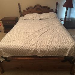 Solid Wood Queen/Full Bedroom Set