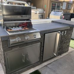 7’6” BBQ island With Seating By Kokomo Grills