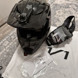 V1 Fox Helmet 