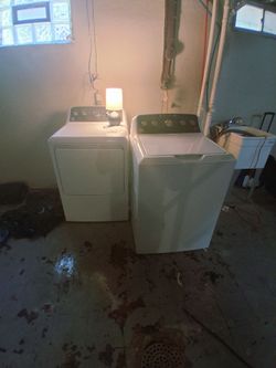 Ge washer dryer set White