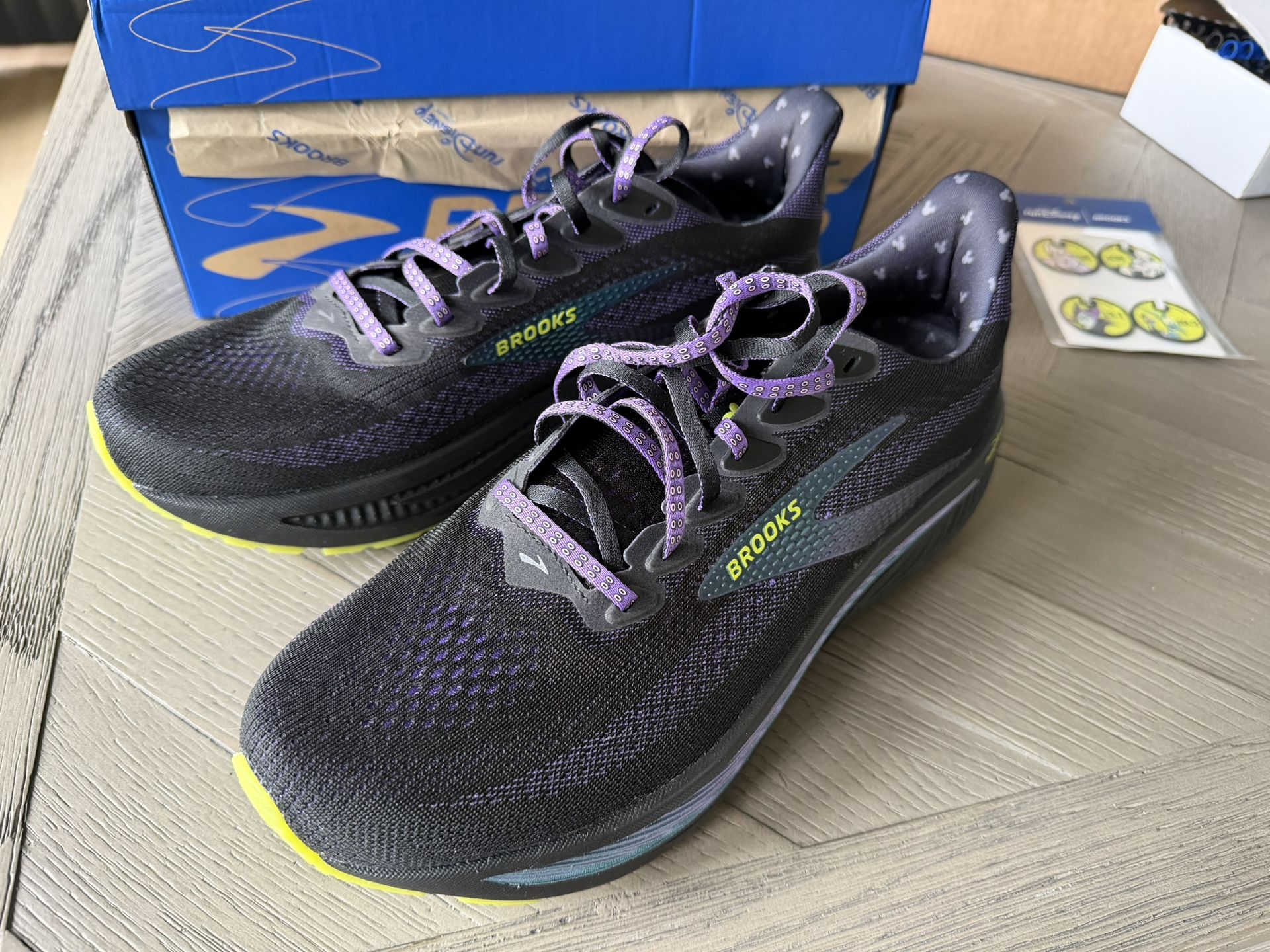 Ghost 17 Run Disney Halloween Men’s 10.5