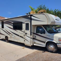 2017 Coachmen 31ft class c motorhome rv 10000 miles 2 slides
